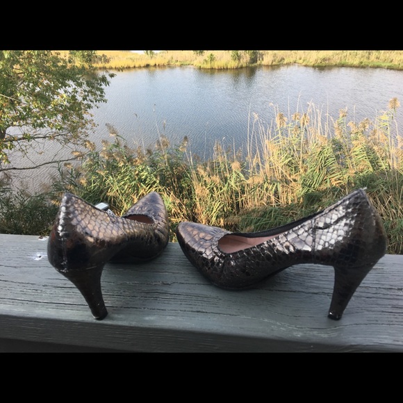 Evening or day gunmetal heels - Picture 2 of 2